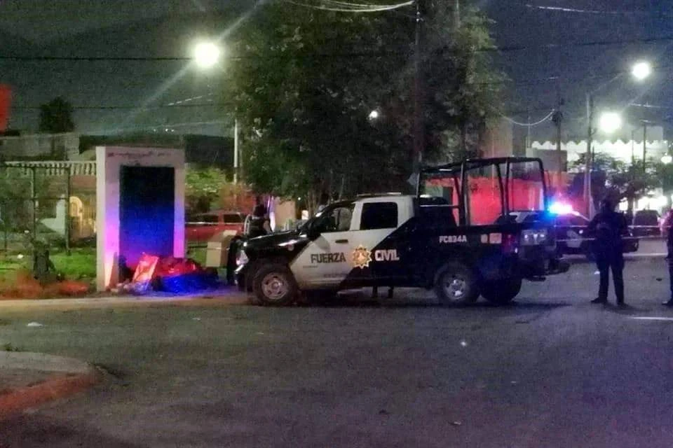 Asesinan a hombre en una plaza pública en Monterrey - Ciudad de Noche