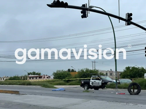 Fallece hombre atropellado por tráiler al intentar cruzar la calle