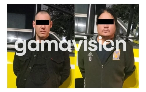 Detienen a dos hombres con droga a bordo de un auto en Monterrey