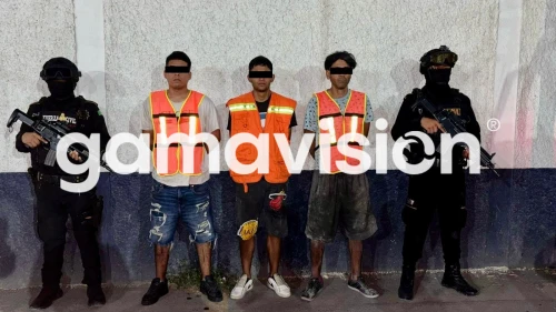 Capturan a tres hombres en posesión de armas y droga al norte de Monterrey