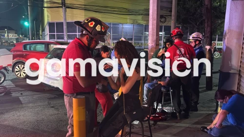 Choque entre dos vehículos deja 3 lesionados en el centro de Monterrey ...