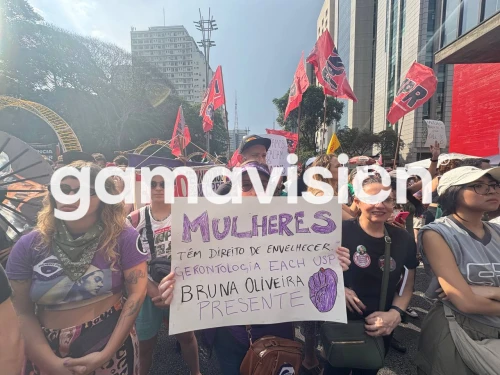 Miles de mujeres protestan contra la violencia y feminicidio en Brasil