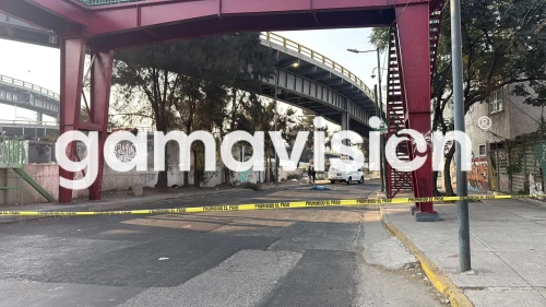 Muere hombre tras caer de puente vehicular en la CDMX
