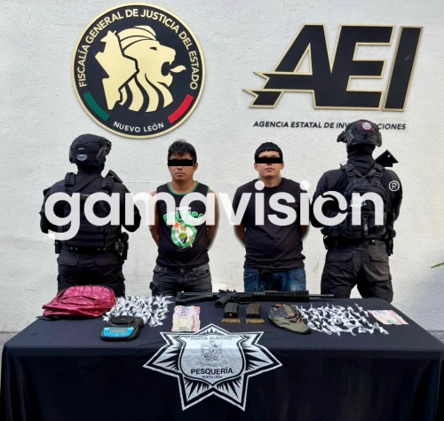 Arrestan a dos hombres por presunta posesión de armas en Pesquería