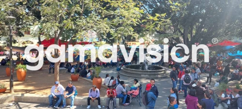 Docentes inician paro de labores por falta de pago en Oaxaca