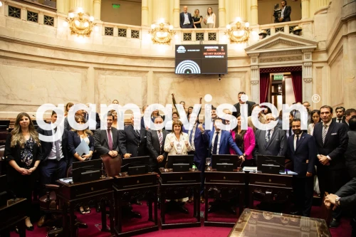 Senado de Argentina aprueba la reforma laboral impulsada por Milei