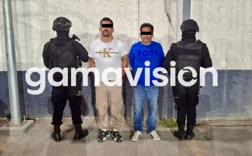 Detienen a dos hombres con presunta droga en Monterrey