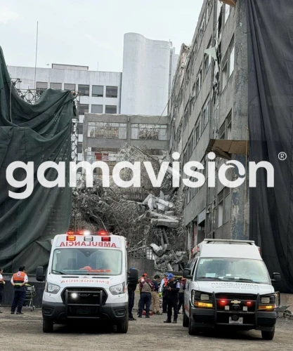 Demolición de edificio deja un muerto y tres personas atrapadas en la CDMX
