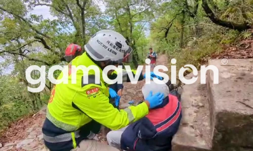 Rescatan a joven tras sufrir caída en el Cerro de la Silla