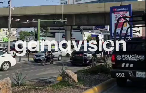 Persecución deja dos detenidos en el centro de Monterrey