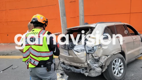 Monterrey: Conductor pierde el control y se estrella contra muro en Col ...